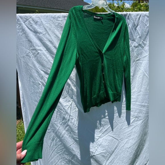 Kelly green button up cardigan - Picture 2 of 4